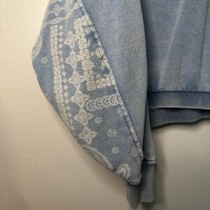 Blue bandana detail long sleeve
